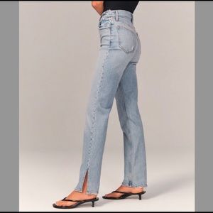 Abercrombie 90s High Rise Jeans with Split Hem Curve Love (size 27)